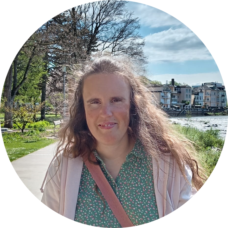 Portrait of Johanna Utsch, a teacher of German as a Foreign Language (DaF) and German as a Second Language (DaZ) at SprachPassion, the language institute in the centre of Frankfurt am Main.