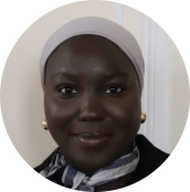 Portrait of Penda Sow, a teacher of German as a Foreign Language (DaF) and German as a Second Language (DaZ) at SprachPassion, the language institute in the centre of Frankfurt am Main.